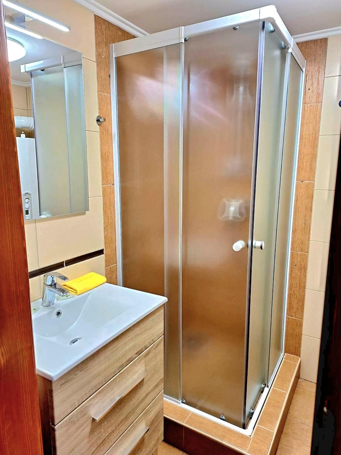 Angyal Apartman Gyula Buitenkant foto