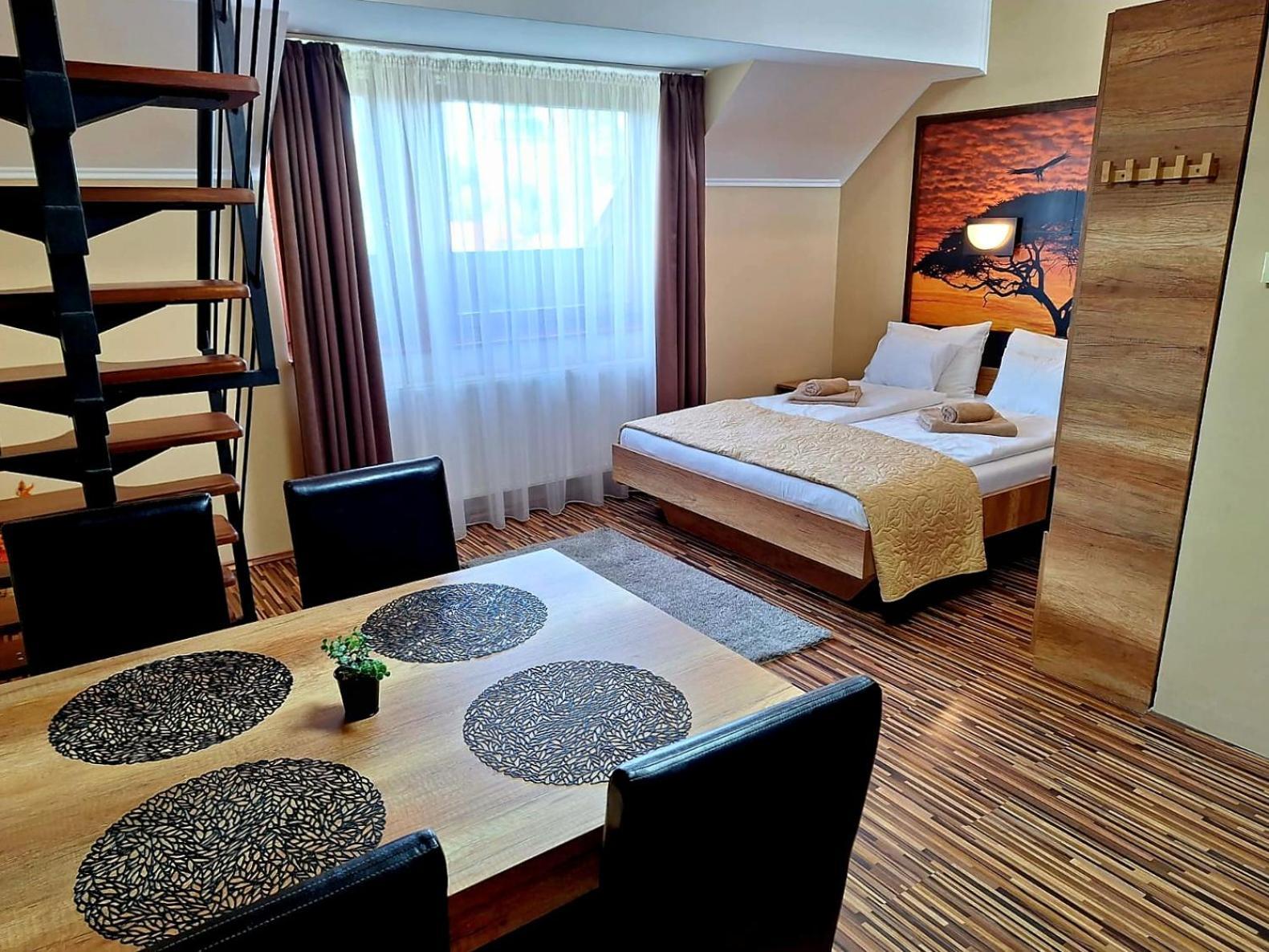Angyal Apartman Gyula Buitenkant foto