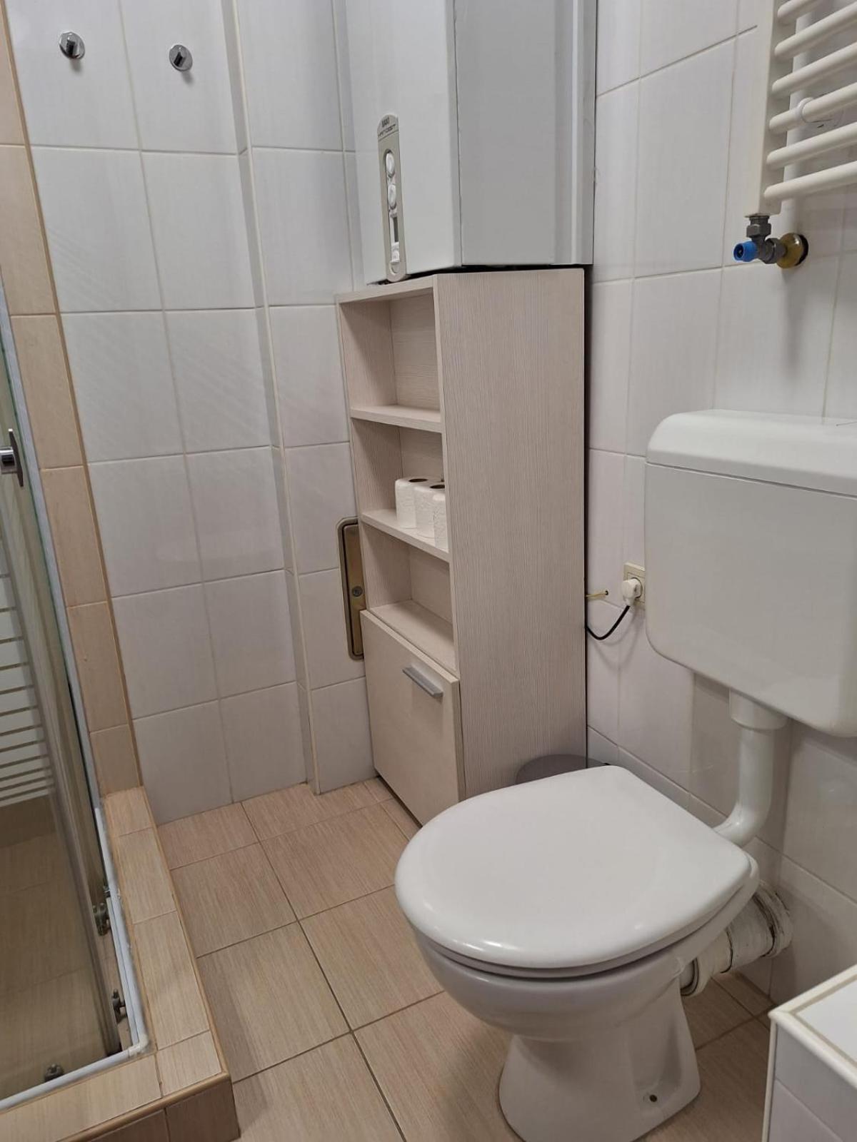 Angyal Apartman Gyula Buitenkant foto