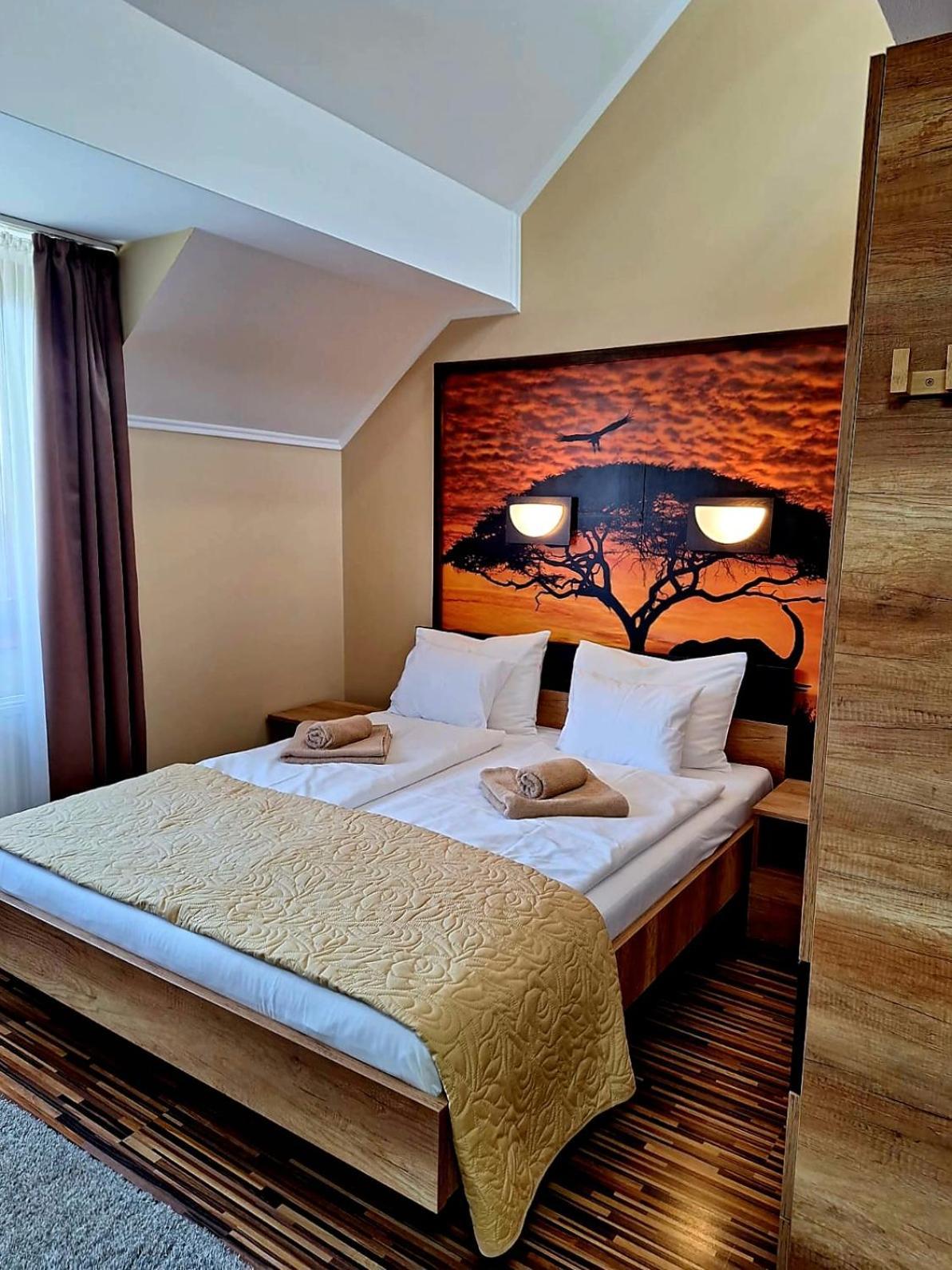 Angyal Apartman Gyula Buitenkant foto
